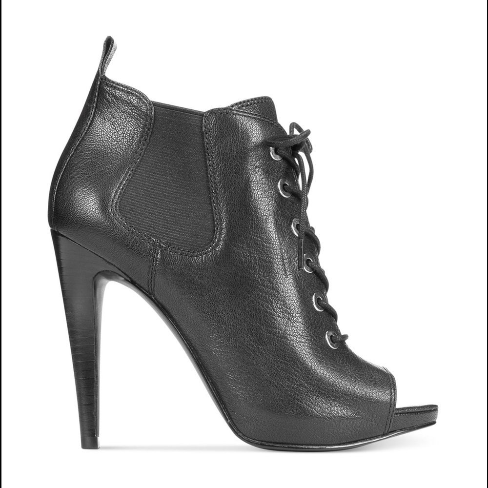 Sz 10 Nine West lace up bootie